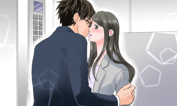 突然エレベーターでキスされる